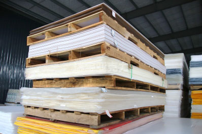 亚克力板切割容易碎吗