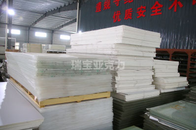 为什么亚克力板养鱼会变模糊