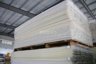 怎么用亚克力板做书桌好看